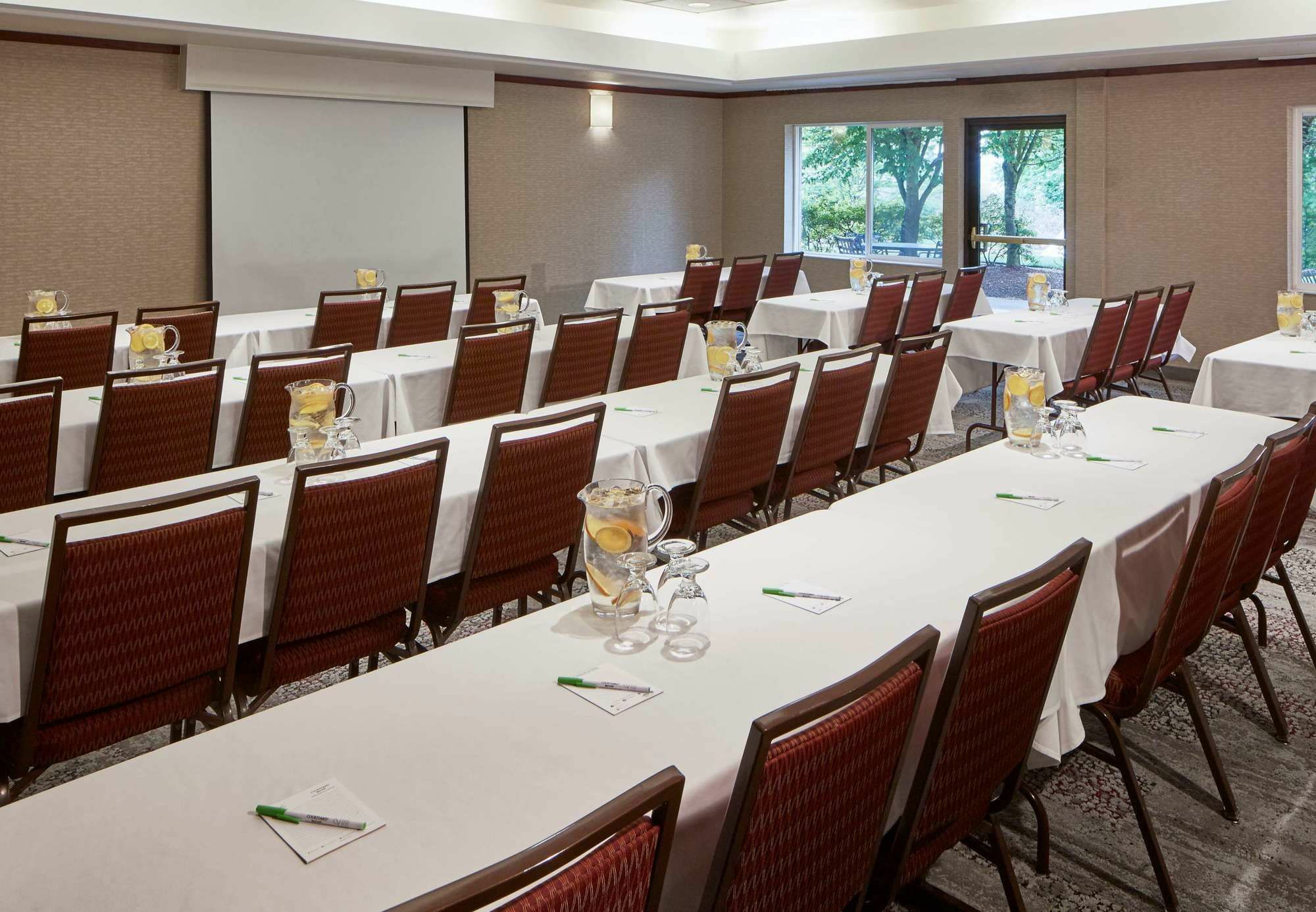 Courtyard By Marriott Portland Southeast/Clackamas Extérieur photo